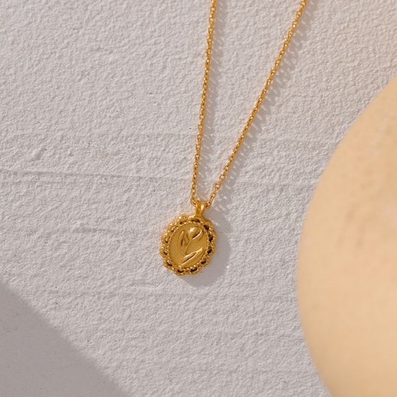 Chic France Flower Necklace - Picture 2 of 6